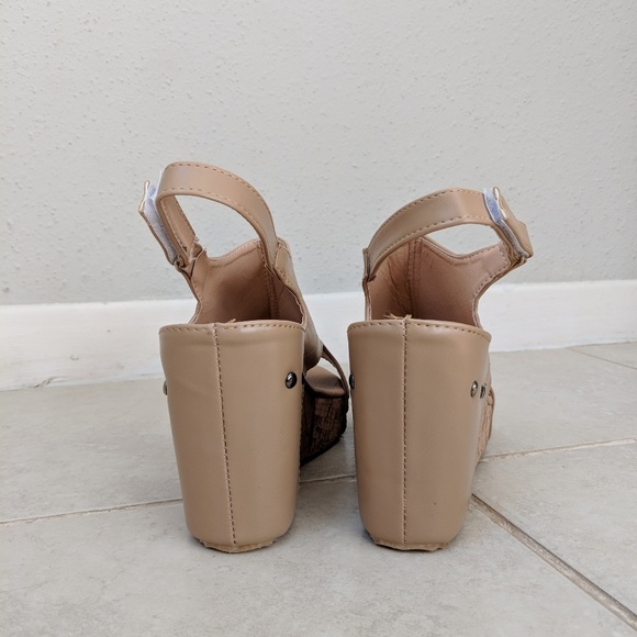 🚫 Clothing Swapped - Vegan leather cork wedges - Picture 4 of 6